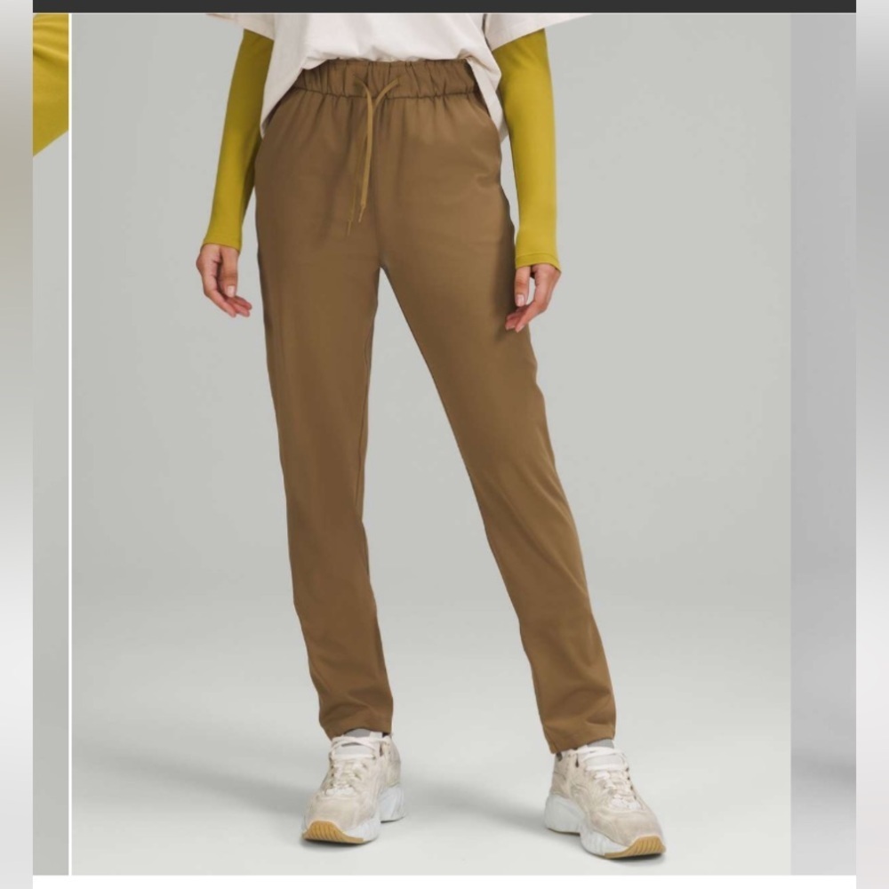 Lululemon Stretch High-Rise Pant
Artifact